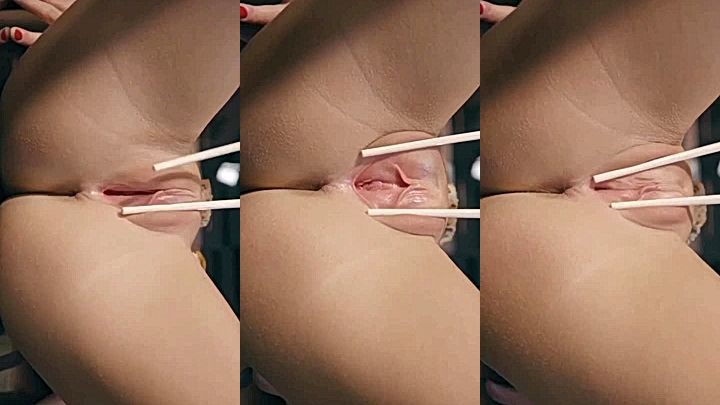 laura sommaruga loves using chopsticks totease herself
