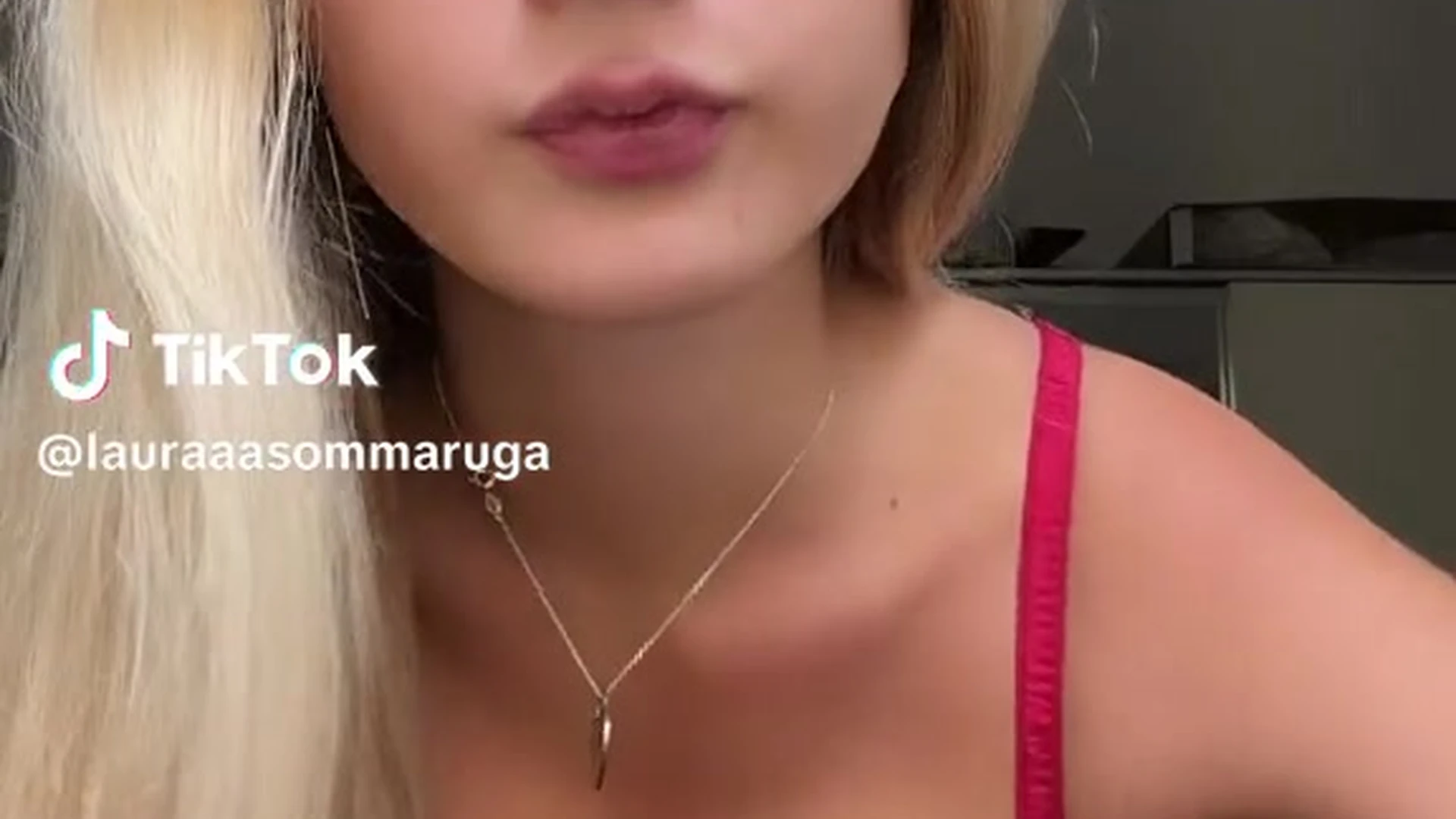 laura sommaruga looks good in bra