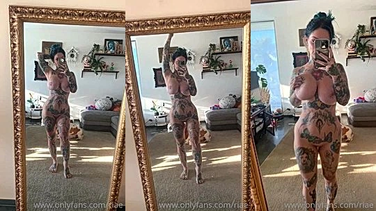 Riae filmed herself while showing off her amazing boobs