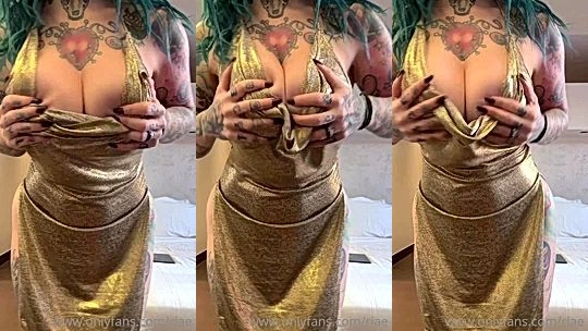hot italian babe  plays with her sexy natural tits for pleasure and twerks her ass for the cam, leaked onlyfans