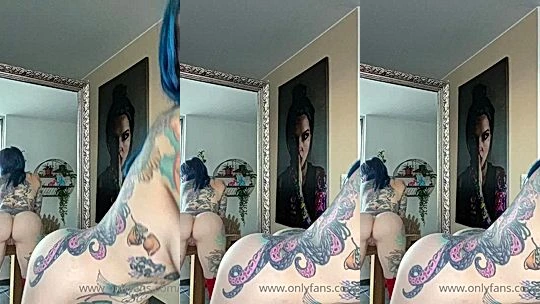 hot tattoed blonde bitch twerks her ass to tease