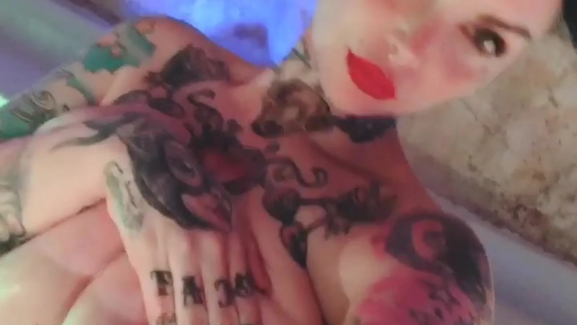 sexy onlyfans babe Riae’s no bra, just my big boobs and naughty intentions
