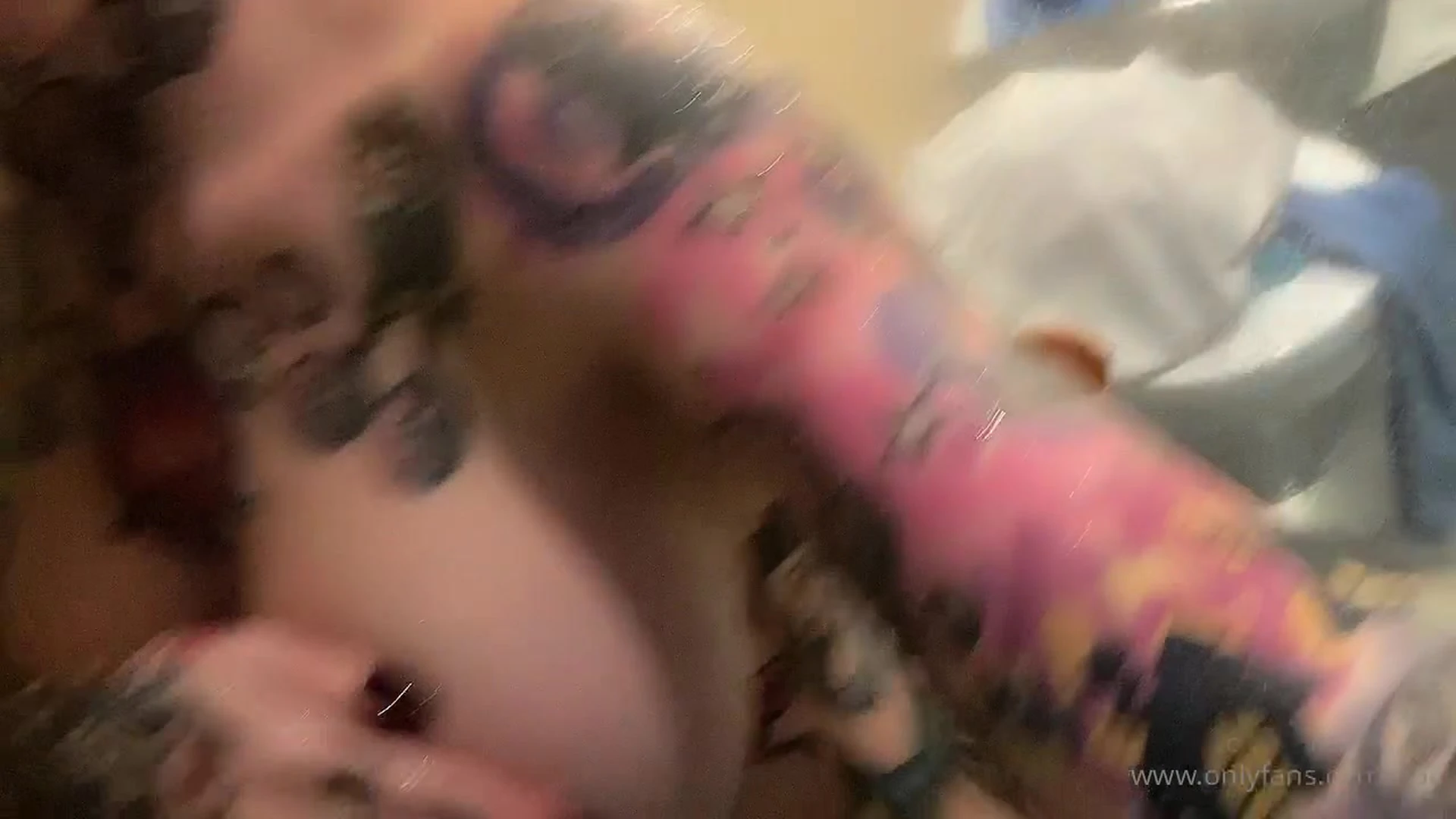 Riae shows off her body like its nothing
